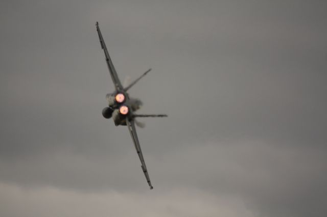 — — - FA/18 Hornet at Avalon Air Show 2015