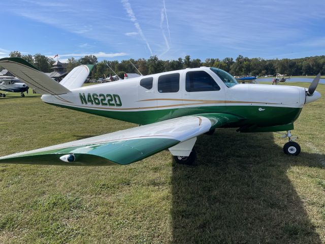 Beechcraft 35 Bonanza (N4622D)