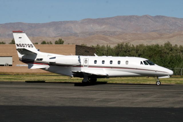 Cessna Citation Excel/XLS (N607QS) - Recently arrived from KLGB on 29-Oct-09.