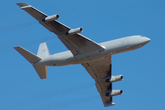 Boeing 707-300 (A20629) - Taken during practice flights from the RAAF base Edinburgh Saturday October 26, 2007. 