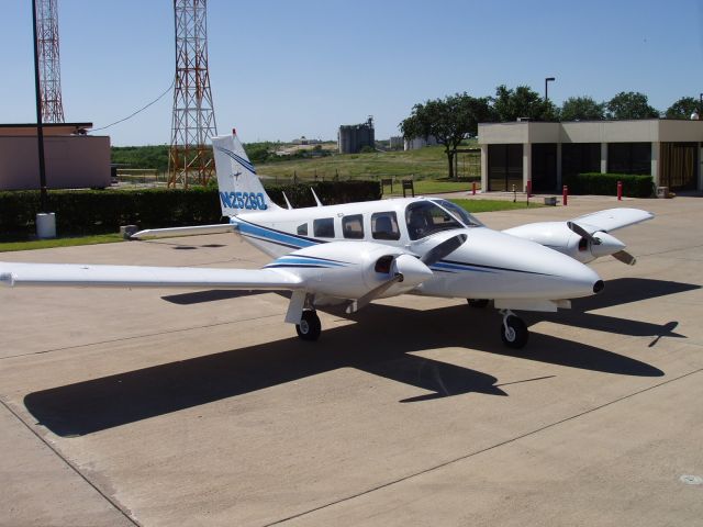 Piper Seneca (N2526Q)