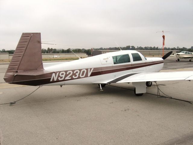 Mooney M-20 (N9230V) - PARKED AT FULLERTON