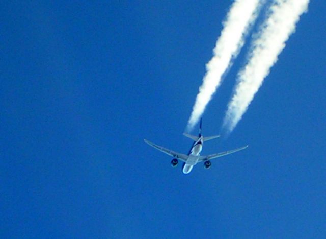 Boeing 777-200 (N774AM) - inflight from MMTJ to MMMX