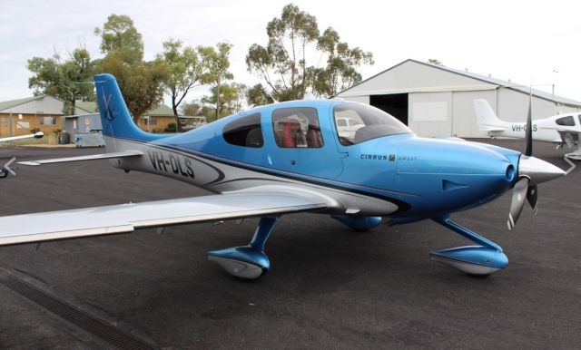 Cirrus SR-22 (VH-DLS)