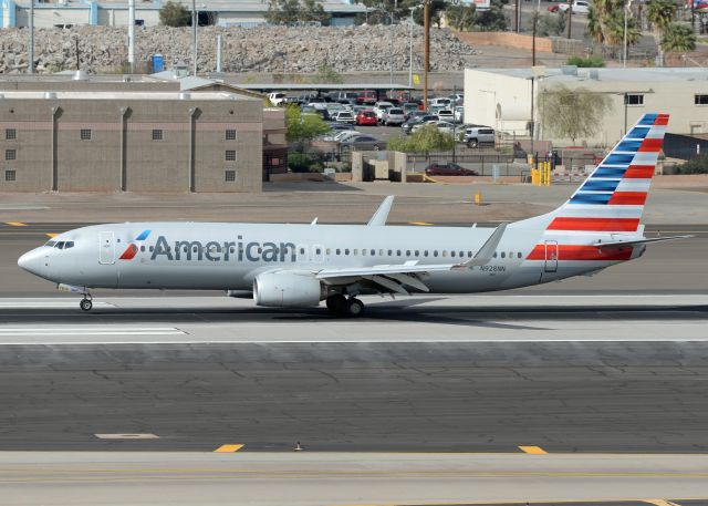 Boeing 737-800 (N928NN)