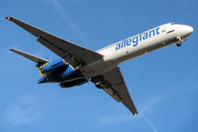 McDonnell Douglas MD-87 (N952MA) - About 2000 feet from touchdown on runway 16R.