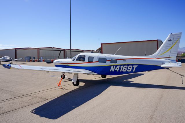 Piper Saratoga (N4169T)