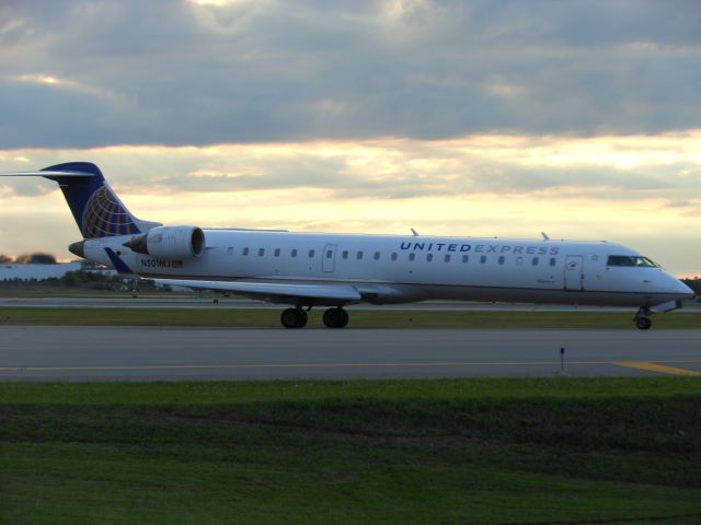 Canadair Regional Jet CRJ-700 (N501MJ)