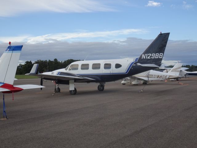 Piper Navajo (N129BB)