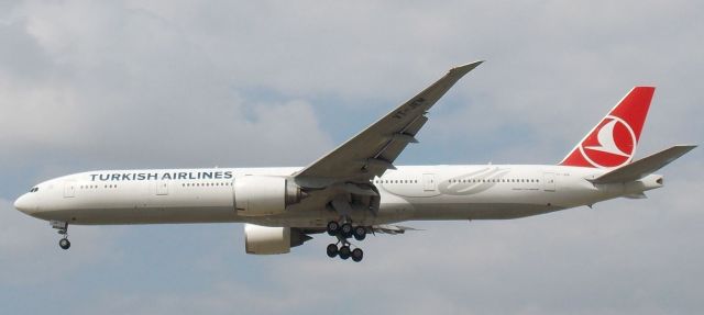 BOEING 777-300 (VT-JEM)