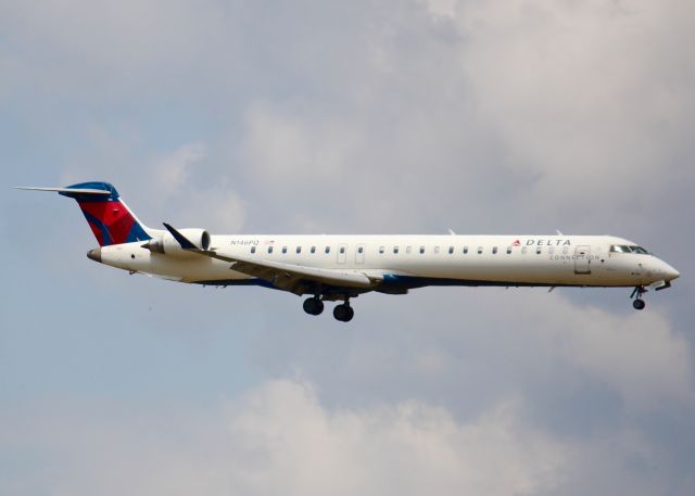 Canadair Regional Jet CRJ-900 (N146PQ) - At Shreveport Regional. 2007 Bombardier CRJ-900ER (CL-600-2D24)
