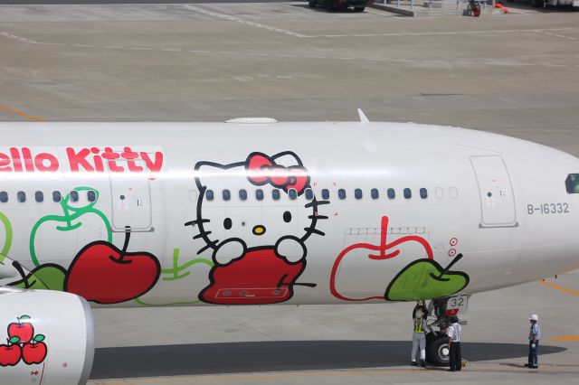 Airbus A330-300 (B-16332)