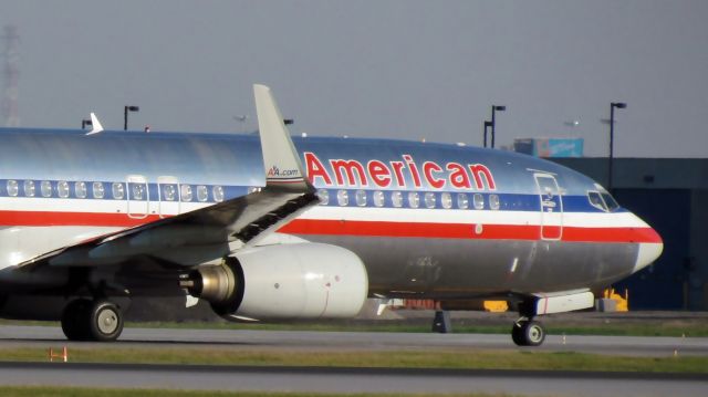 Boeing 737-700 (N903LN)