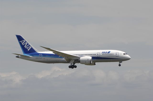 Boeing 787-8 (N787EX) - N787EX Final Approach to Haneda Intl Airport Runway 22 on Jury 5th 2011 Test Flight