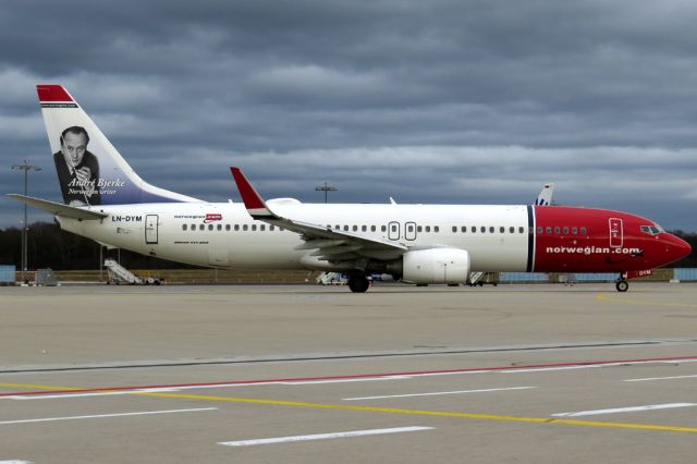 Boeing 737-800 (LN-DYM)