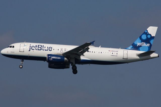 Airbus A320 (N503JB)