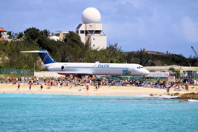 P4-MDD — - Maho beach 02 February 2013