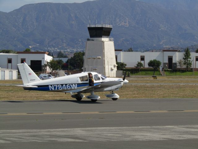 Piper Cherokee (N7846W) - Taxiing to ramp