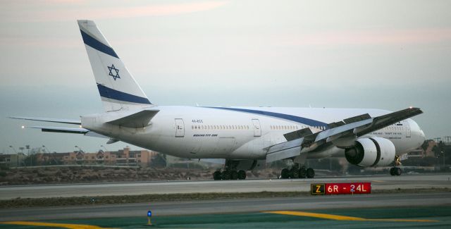 Boeing 777-200 (4X-ECC) - Morning arrival LAX, Los Angeles California USA 13 Nov 2014