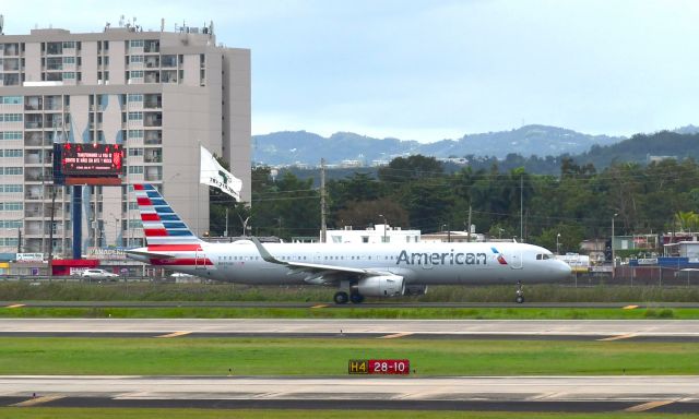 Boeing 737-800 (N955AN) - American Airlines Boeing 737-823(WL) N955AN in San Juan 