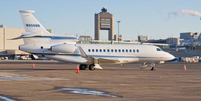 Dassault Falcon 7X (N900NB) - The Logan Tower is watching on FlightAware.Com !