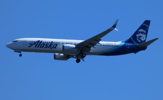 Boeing 737-900 (N495AS) - Shown here is an Alaska Airlines Boeing 737-900 on approach in the Summer of 2018.