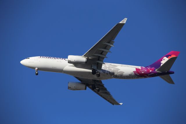 Airbus A330-200 (N386HA)