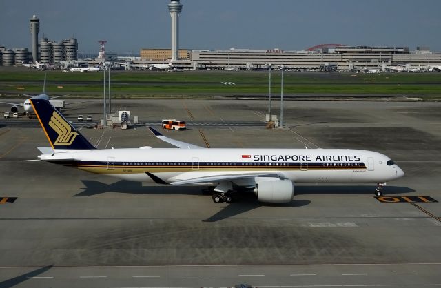 Airbus A350-900 (9V-SMO) - Taxing at HND (2017/06/23)