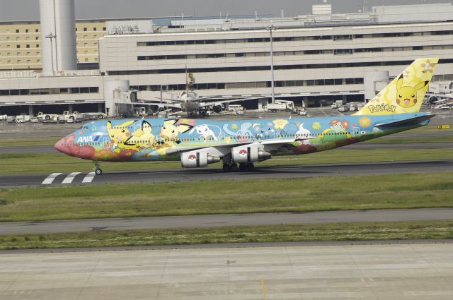 Boeing 747-400 (JA8956) - Landing at Haneda Intl Airport Rwy34L on 2012/05/18 "Pokemon c/s"