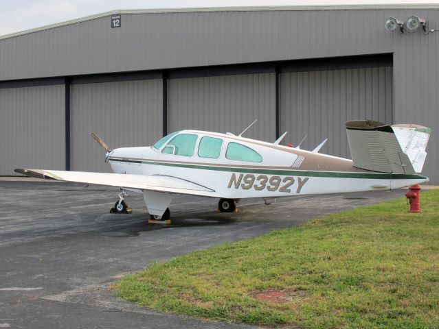 Beechcraft 35 Bonanza (N9392Y) - A very nice V-tail Bonanza.