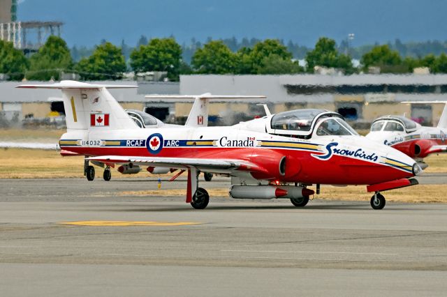 11-4032 — - RCAF demo team Snowbirds #1