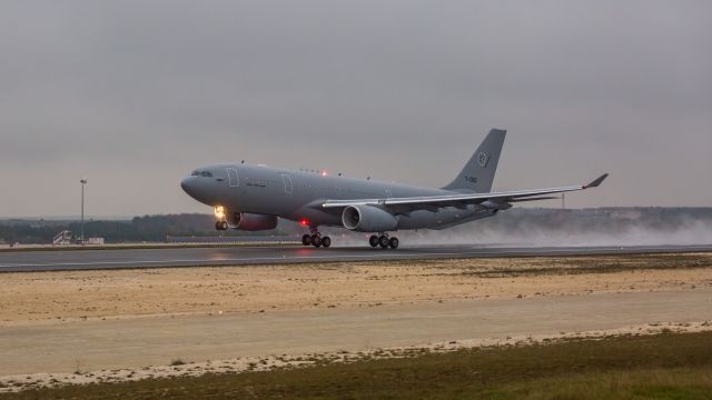 Airbus A330-200 (T060)