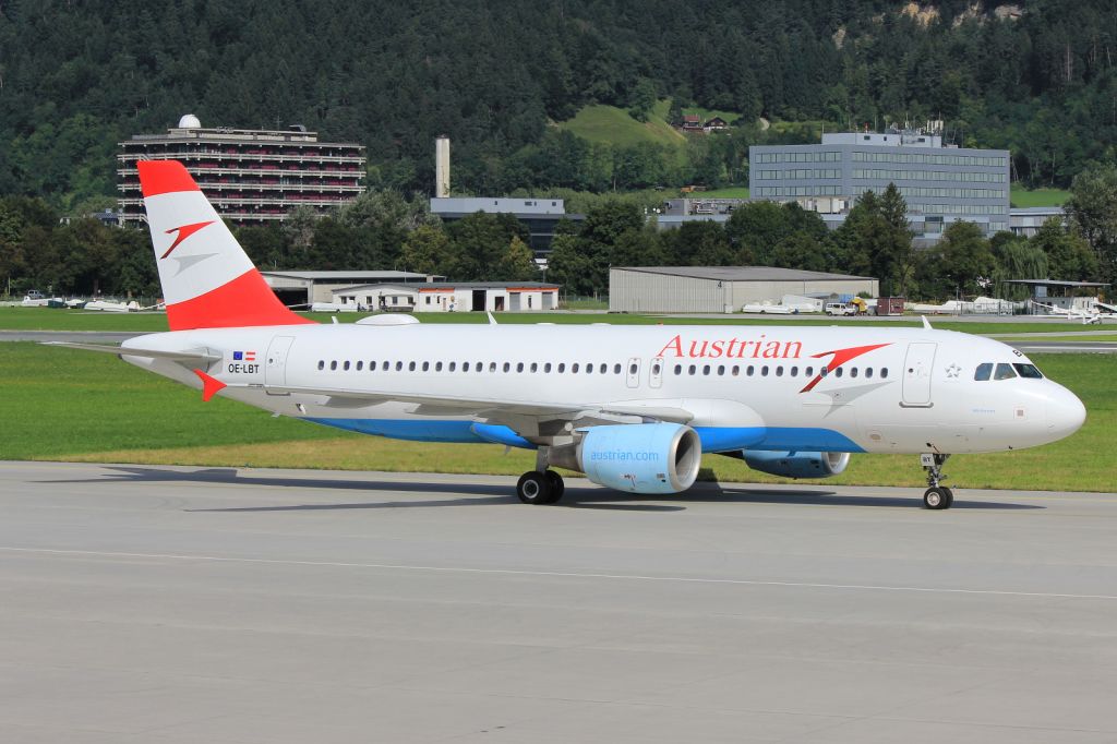 Airbus A320 (OE-LBT)
