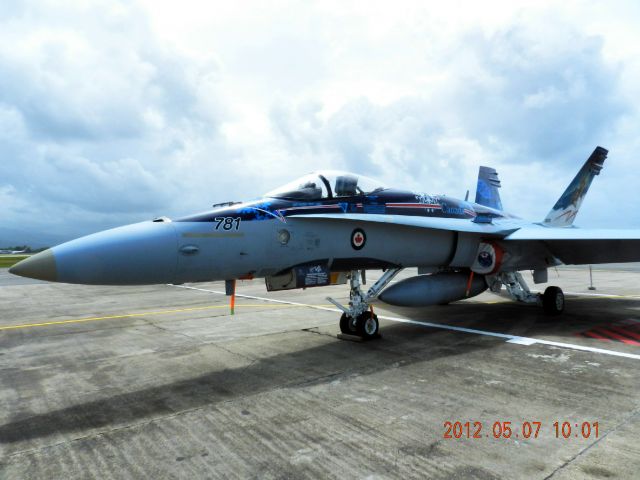 McDonnell Douglas FA-18 Hornet (18-8781)