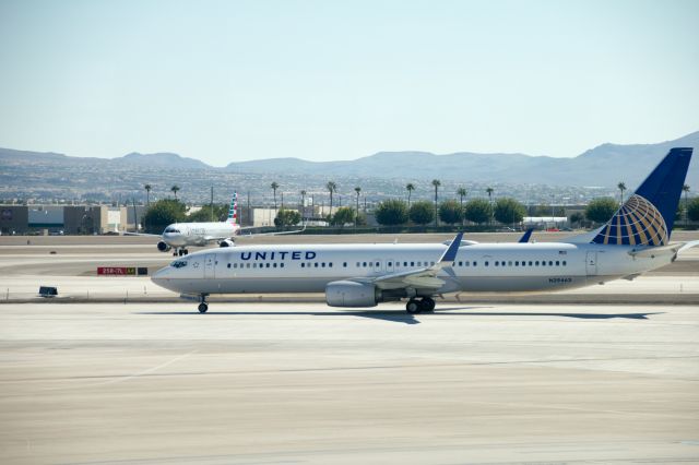 Boeing 737-900 (N39463)