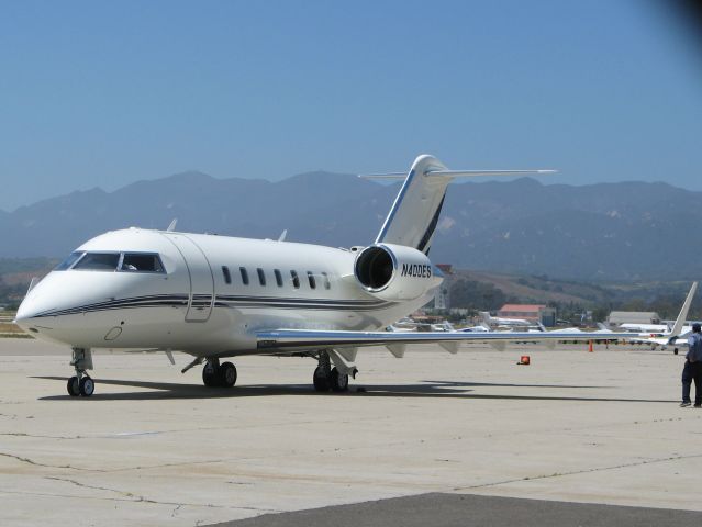 Canadair Challenger (N400ES)