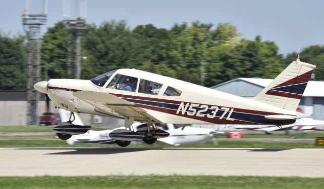 Piper Cherokee (N5237L) - Airventure 2017