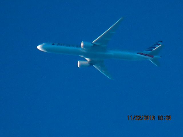 BOEING 777-300ER (N720AN)