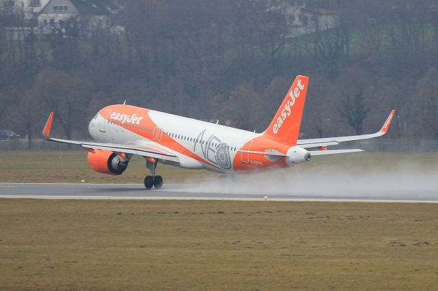 Airbus A320neo (G-UZHE)