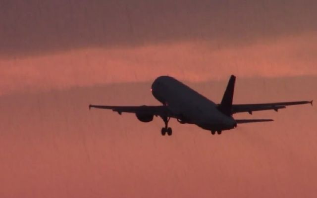 Airbus A320 (N310NW) - DAL1466 departs in a heavy rain shower.