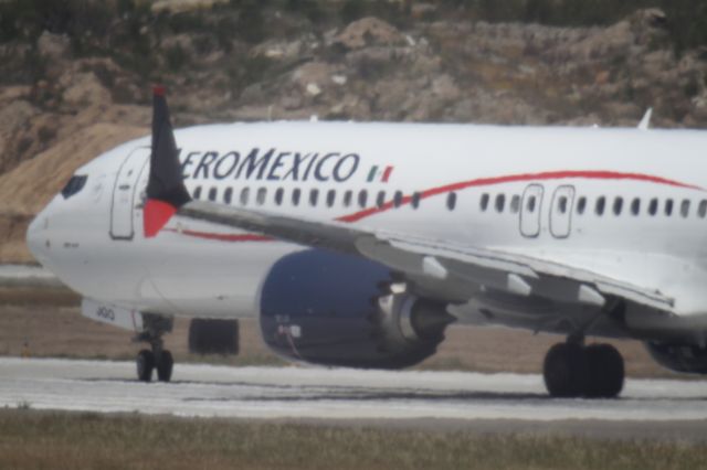 Boeing 737-900 (XA-JGQ) - INGRESO A CABECERA 27 MMTJ