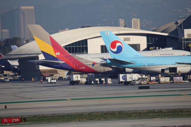 Airbus A380-800 (HL7626)