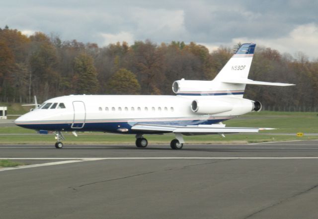 Dassault Falcon 900 (N590F) - Landing RW34.
