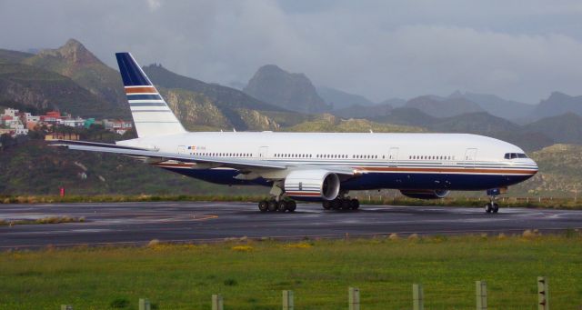 Boeing 777-200 (EC-OJL)