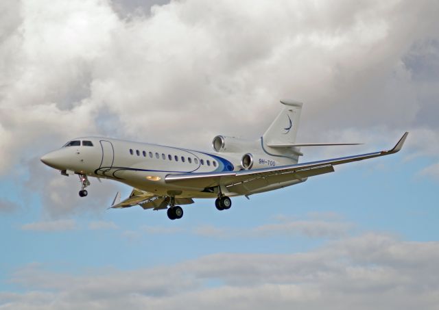 Dassault Falcon 7X (9H-TOO)