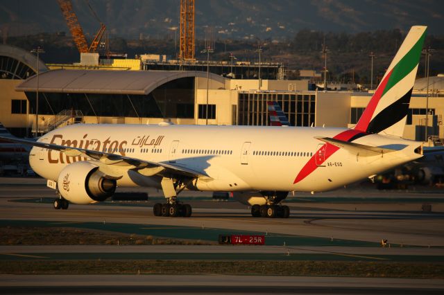 BOEING 777-300ER (A6-EGD)