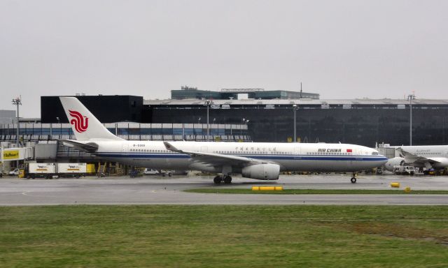 Airbus A330-300 (B-5919) - Air China Airbus A330-343 B-5919 in Vienna 