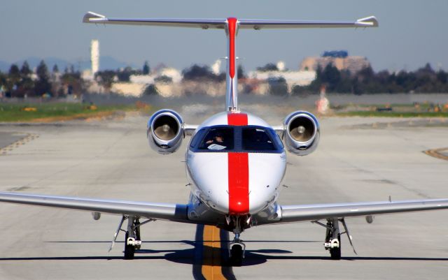 Embraer Phenom 100 (N579JS)