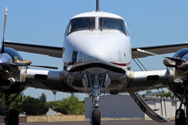 Beechcraft King Air 90 (N8096U)