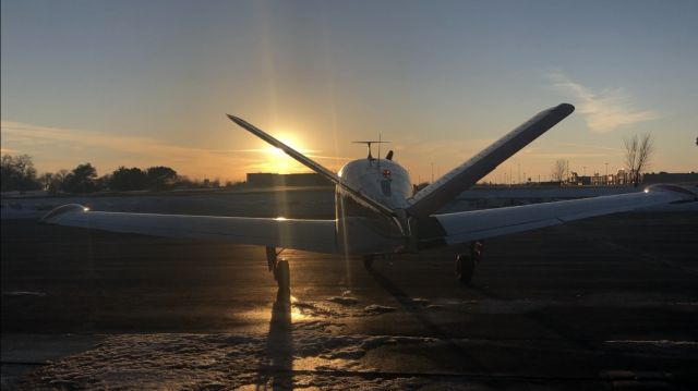 Beechcraft 35 Bonanza (N11CE)